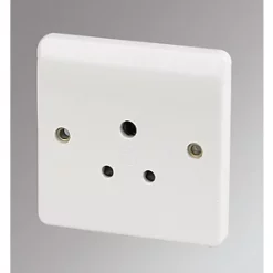Outlet 😍 MK Logic Plus 5A 1-Gang Unswitched Round Pin Plug Socket White 🤩