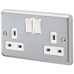 Best reviews of 🥰 MK Albany Plus 13A 2-Gang DP Switched Plug Socket Brushed Chrome with White Inserts ⭐